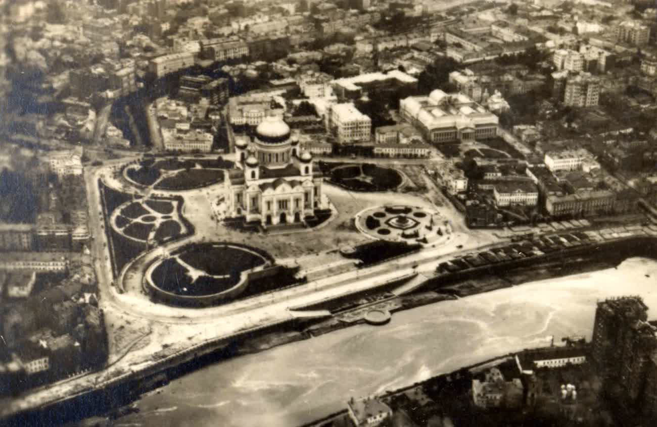 Aerial view of the Cathedral of Christ the Saviour and its gardens in Moscow, photographed from the Graf Zeppelin airship in 1930